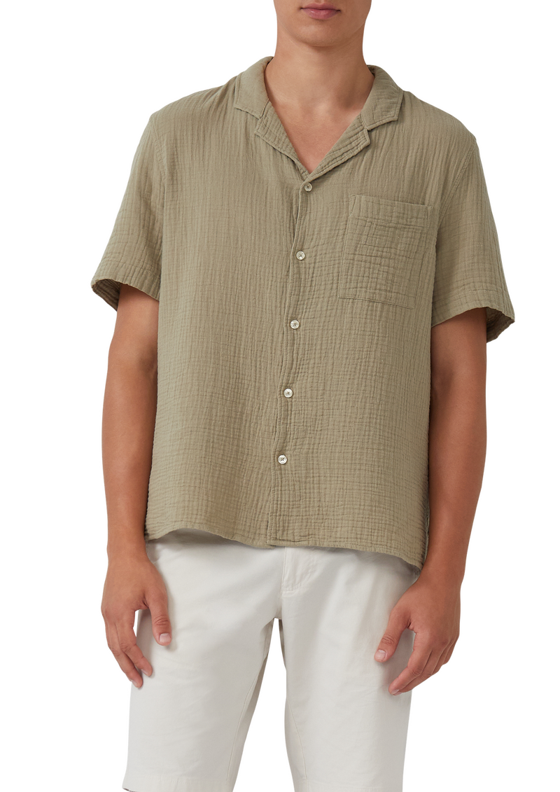 Resort Fit: Luftiges Kurzarmhemd aus Musselin