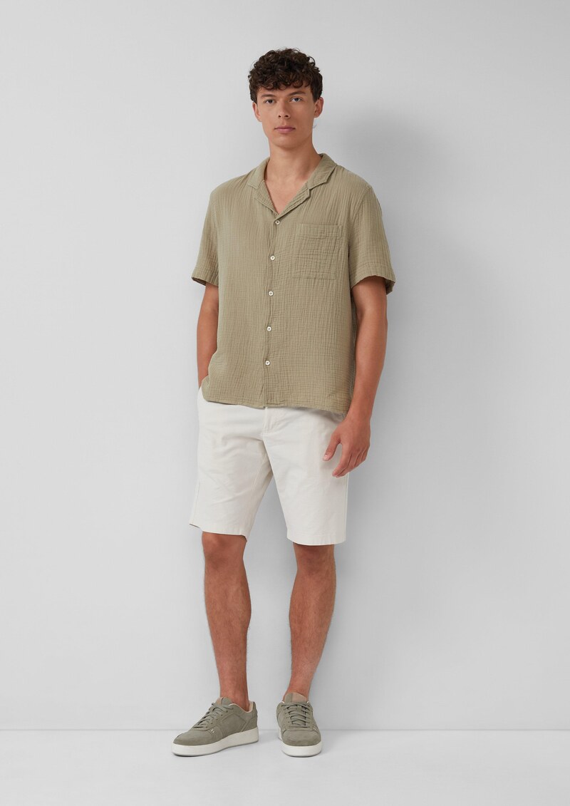 Resort Fit: Luftiges Kurzarmhemd aus Musselin