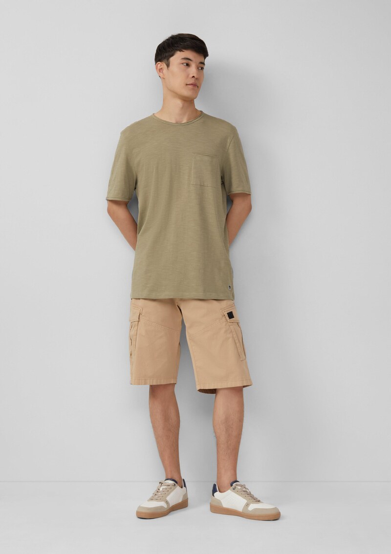 Flammgarn-T-Shirt mit Brusttasche und offenen Kanten