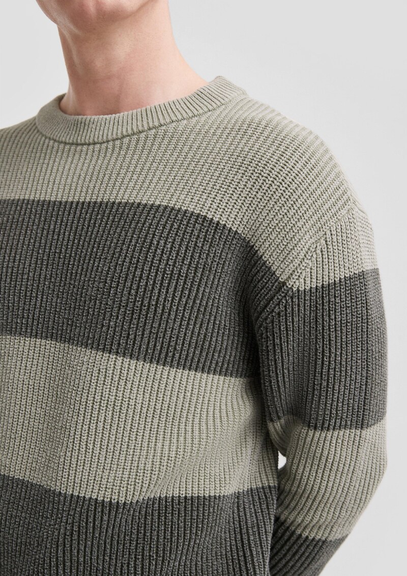 Grobstrickpullover mit Wascheffekt