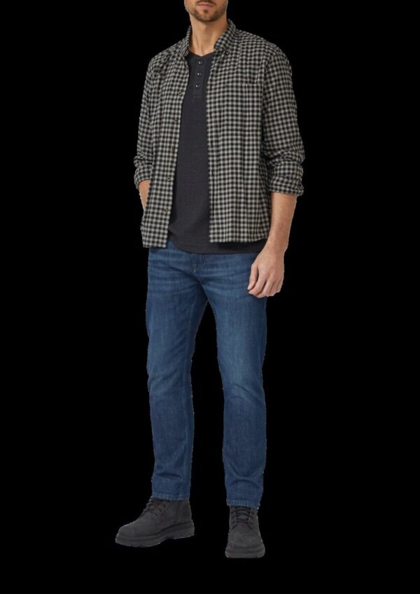 Geripptes Longsleeve mit Henleyausschnitt