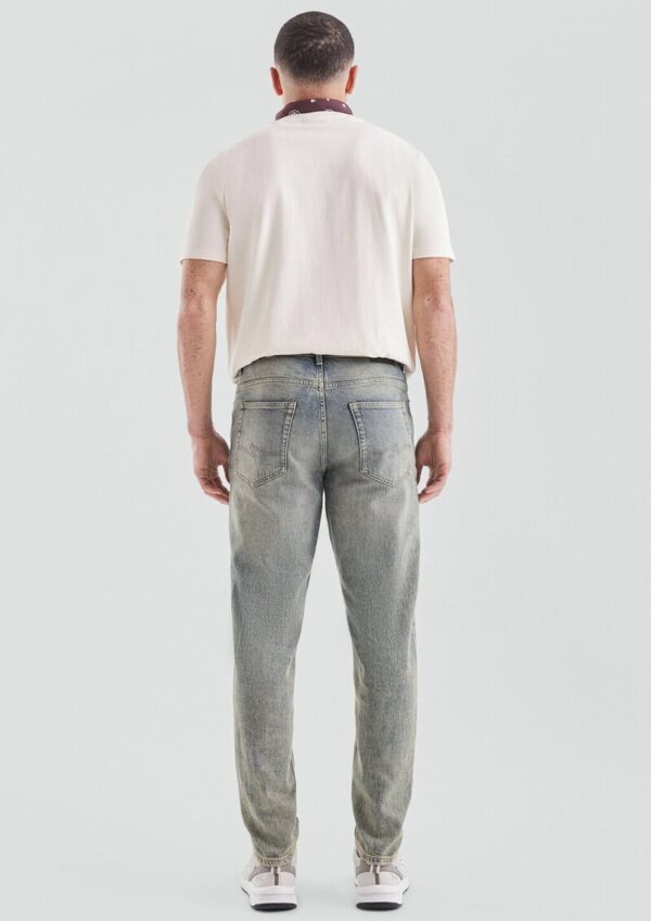 Devon / Relaxed Fit / Mid Rise / Tapered Leg
