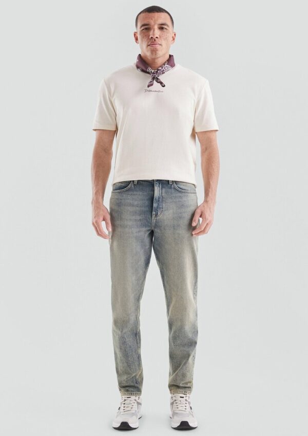 Devon / Relaxed Fit / Mid Rise / Tapered Leg