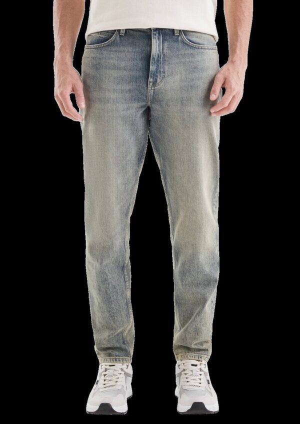 Devon / Relaxed Fit / Mid Rise / Tapered Leg