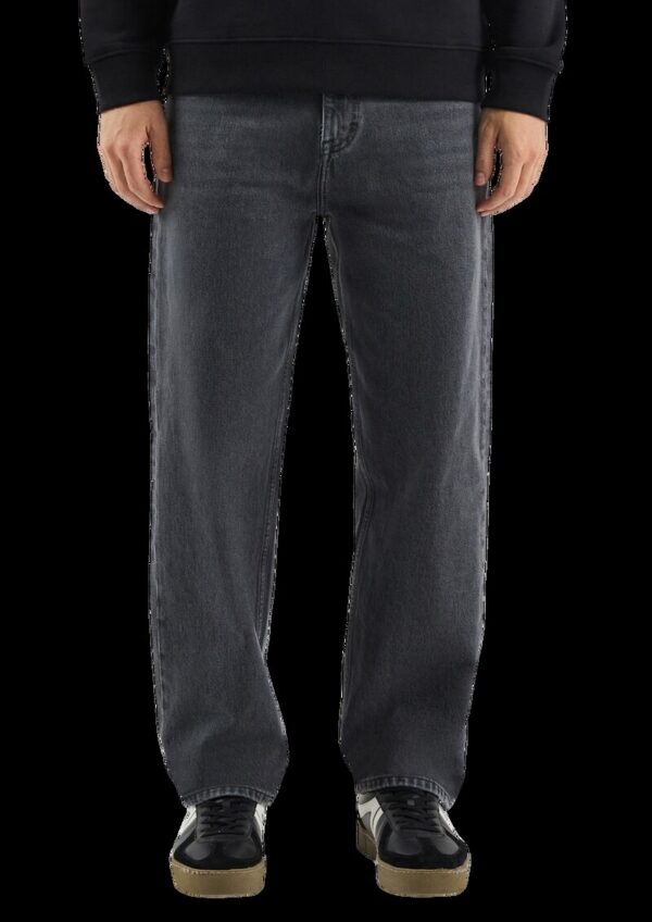 Jeans / Loose Fit / Mid Rise / Straight Leg