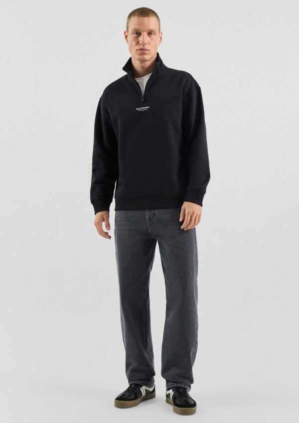 Jeans / Loose Fit / Mid Rise / Straight Leg