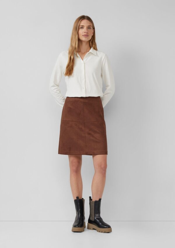 Kurzer Rock in Veloursleder-Optik