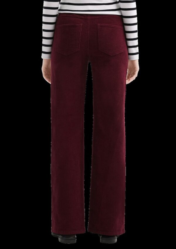 Cordhose mit weitem Bein