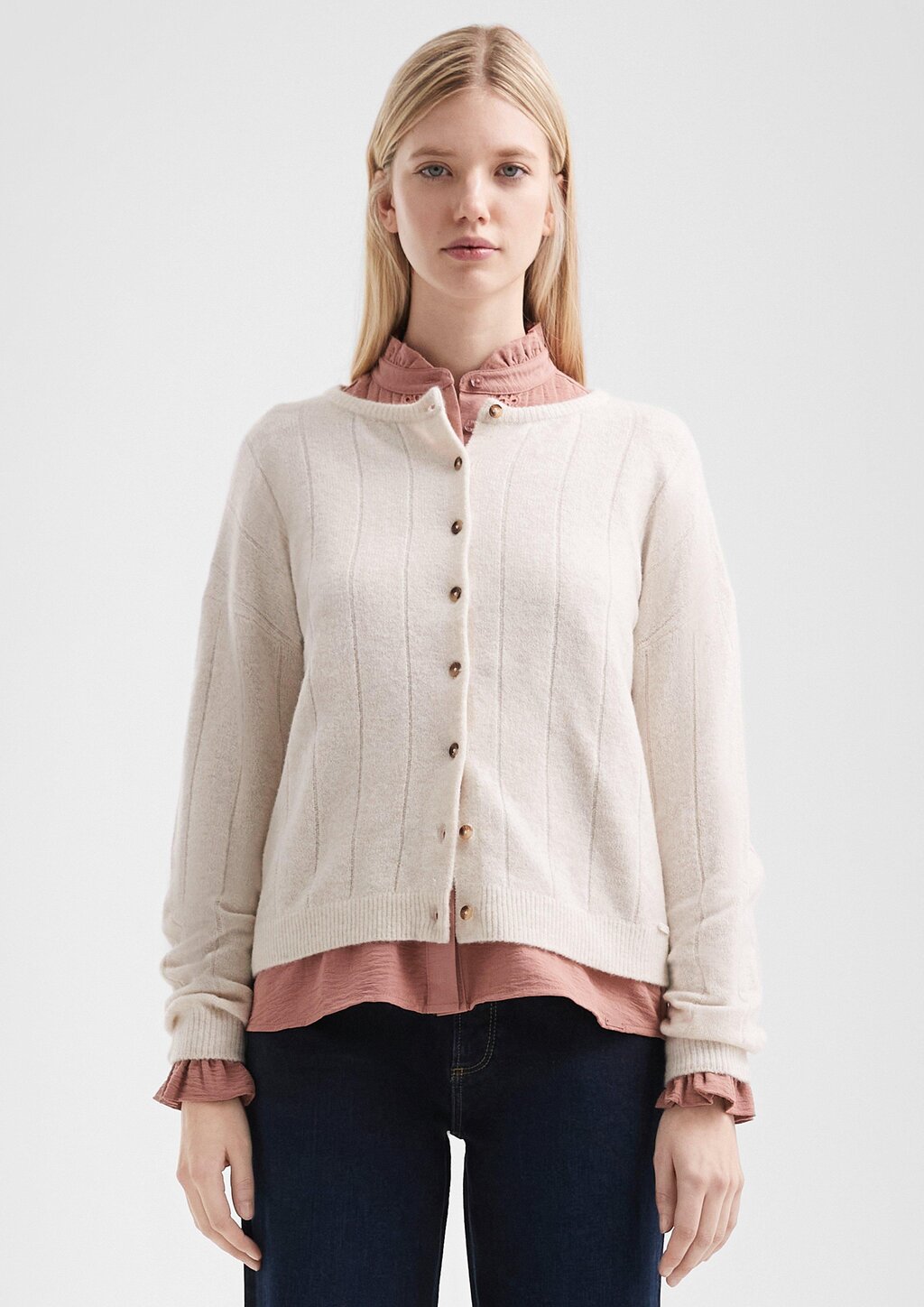 Weicher Cardigan mit überschnittenen Schultern