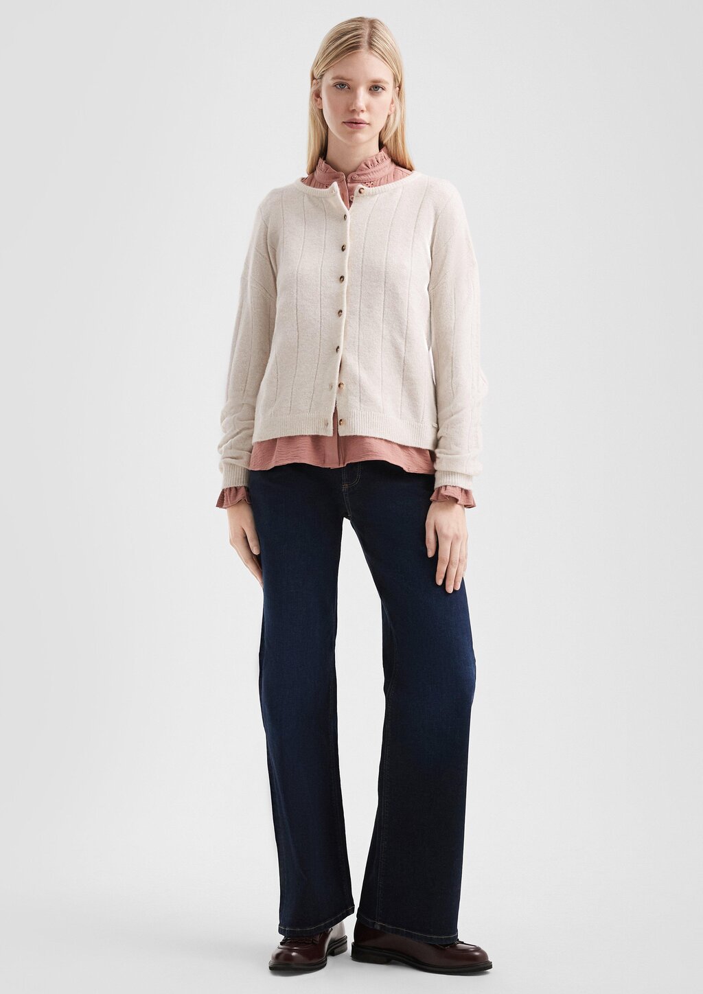 Weicher Cardigan mit überschnittenen Schultern