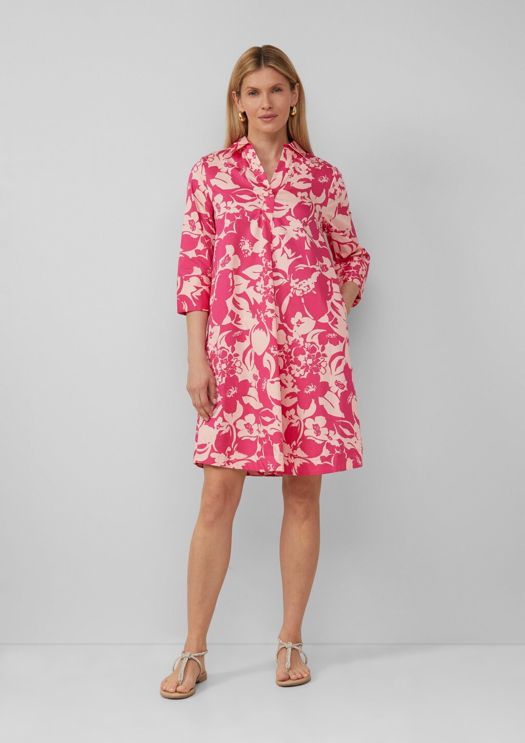 Kurzes Popeline-Kleid mit Print und Knopfleiste
