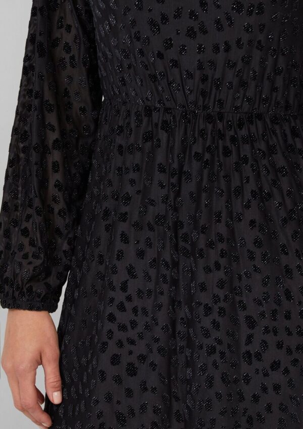 Midi-Samtkleid mit U-Boot-Ausschnitt