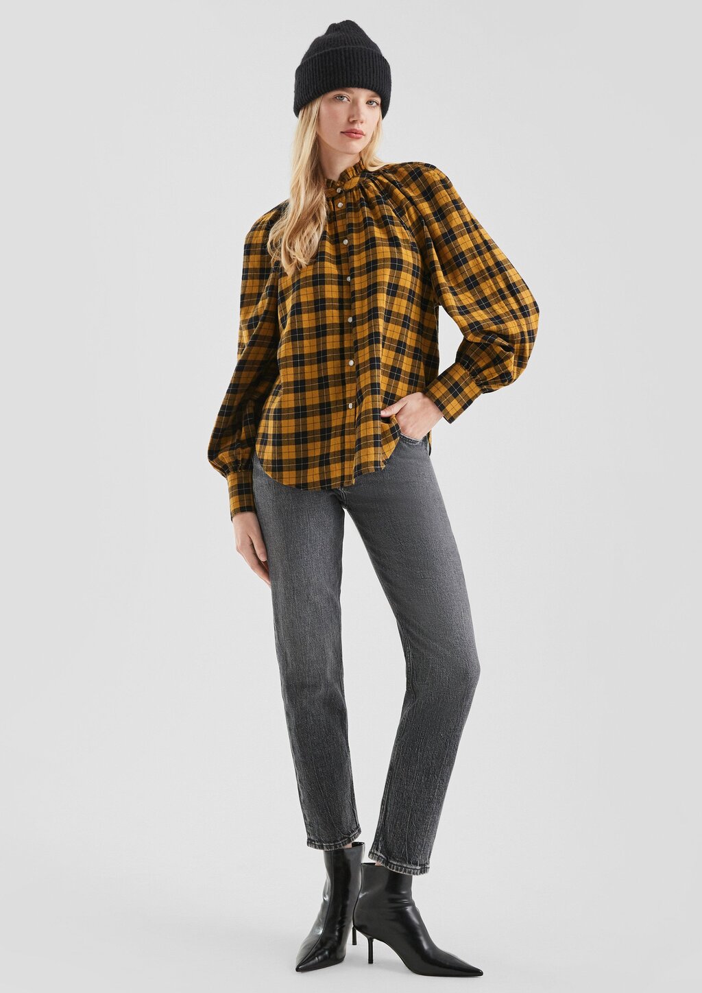 Karobluse mit Raglanärmel und Rüsche am Stehkragen