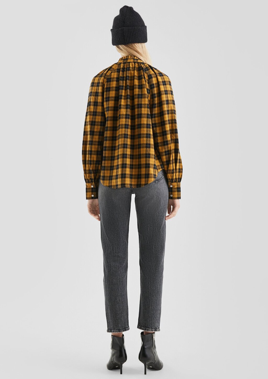 Karobluse mit Raglanärmel und Rüsche am Stehkragen