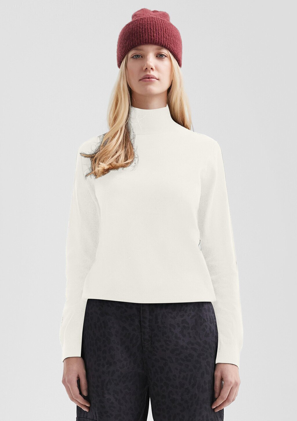 Pullover mit Stehkragen aus Viskosemix