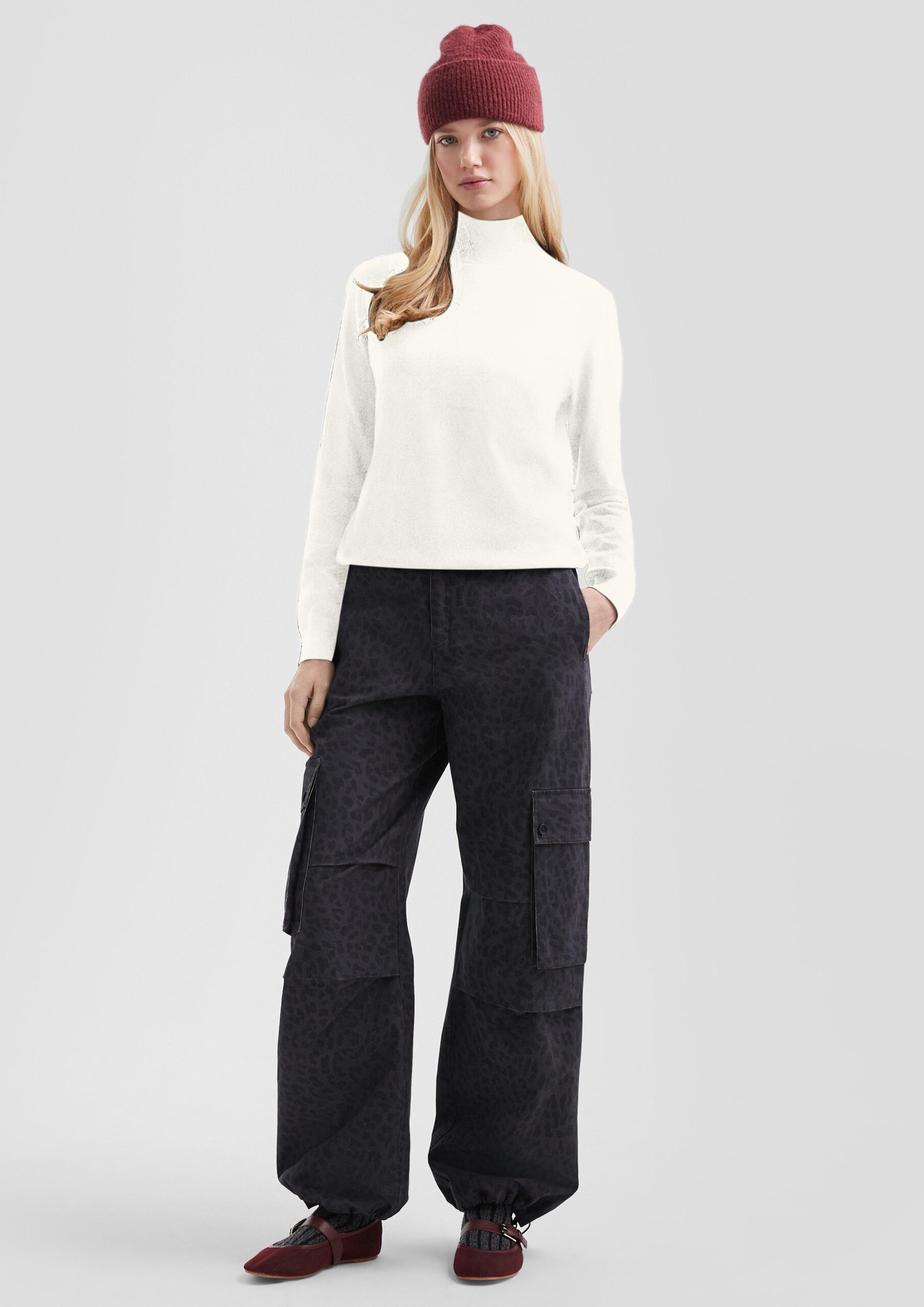 Pullover mit Stehkragen aus Viskosemix