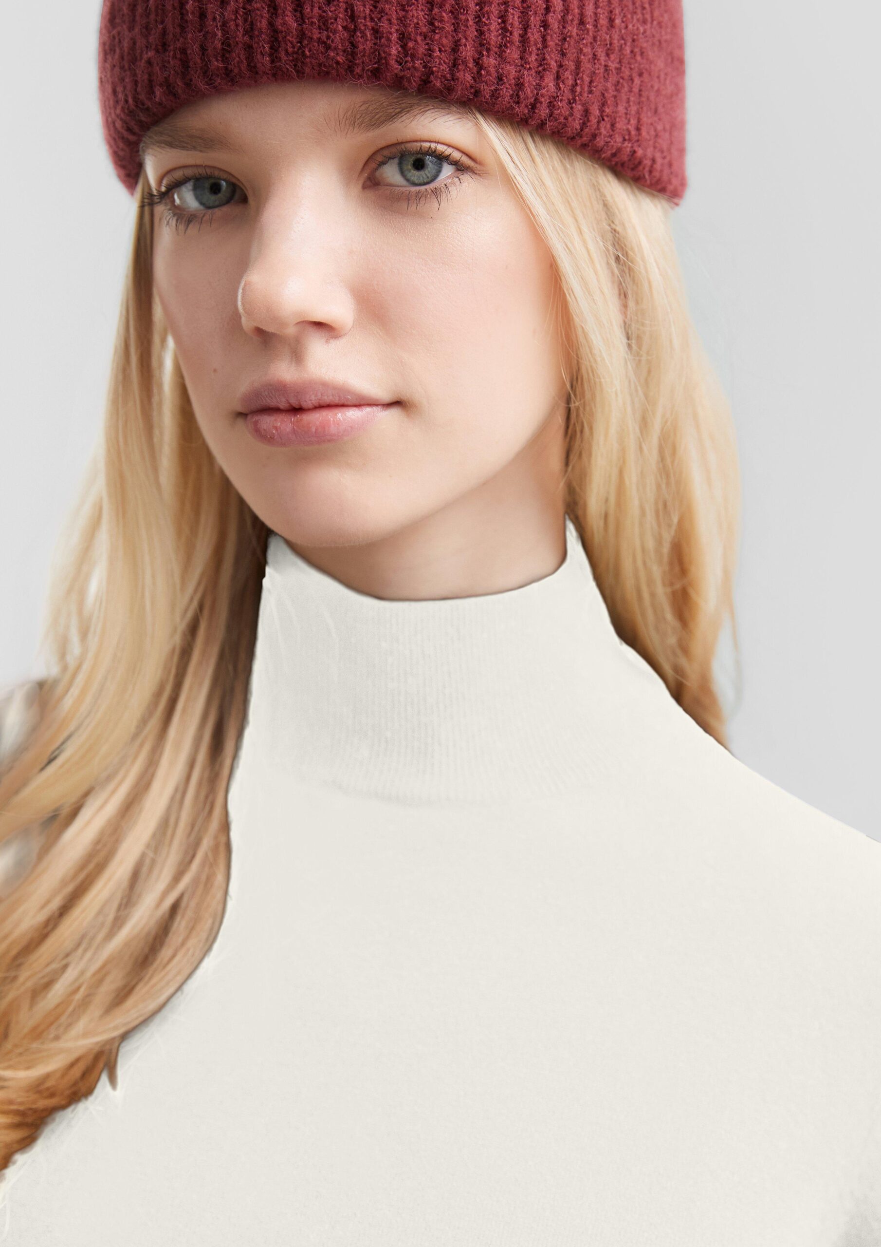 Pullover mit Stehkragen aus Viskosemix