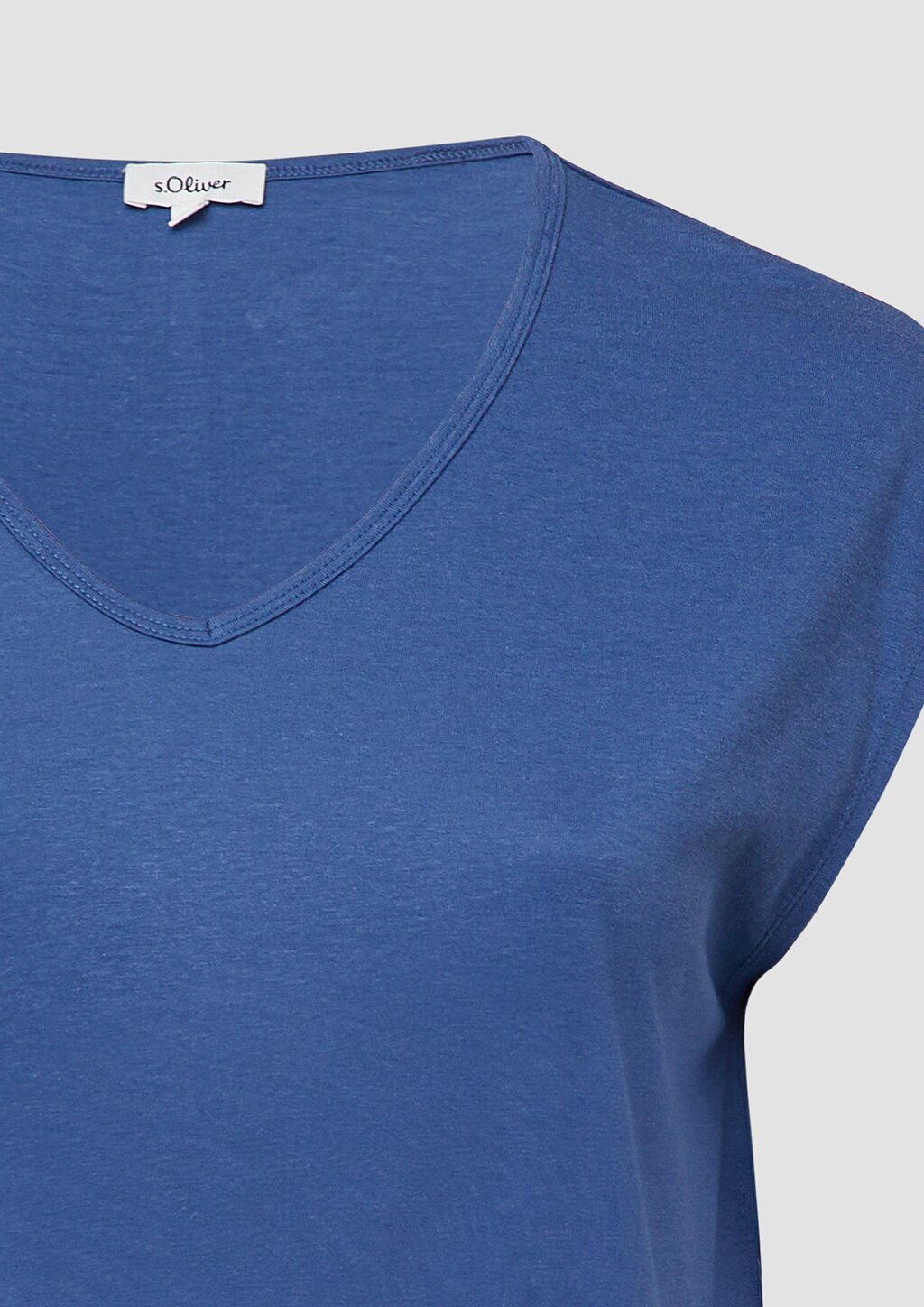 T-Shirt mit V-Ausschnitt im Relaxed Fit