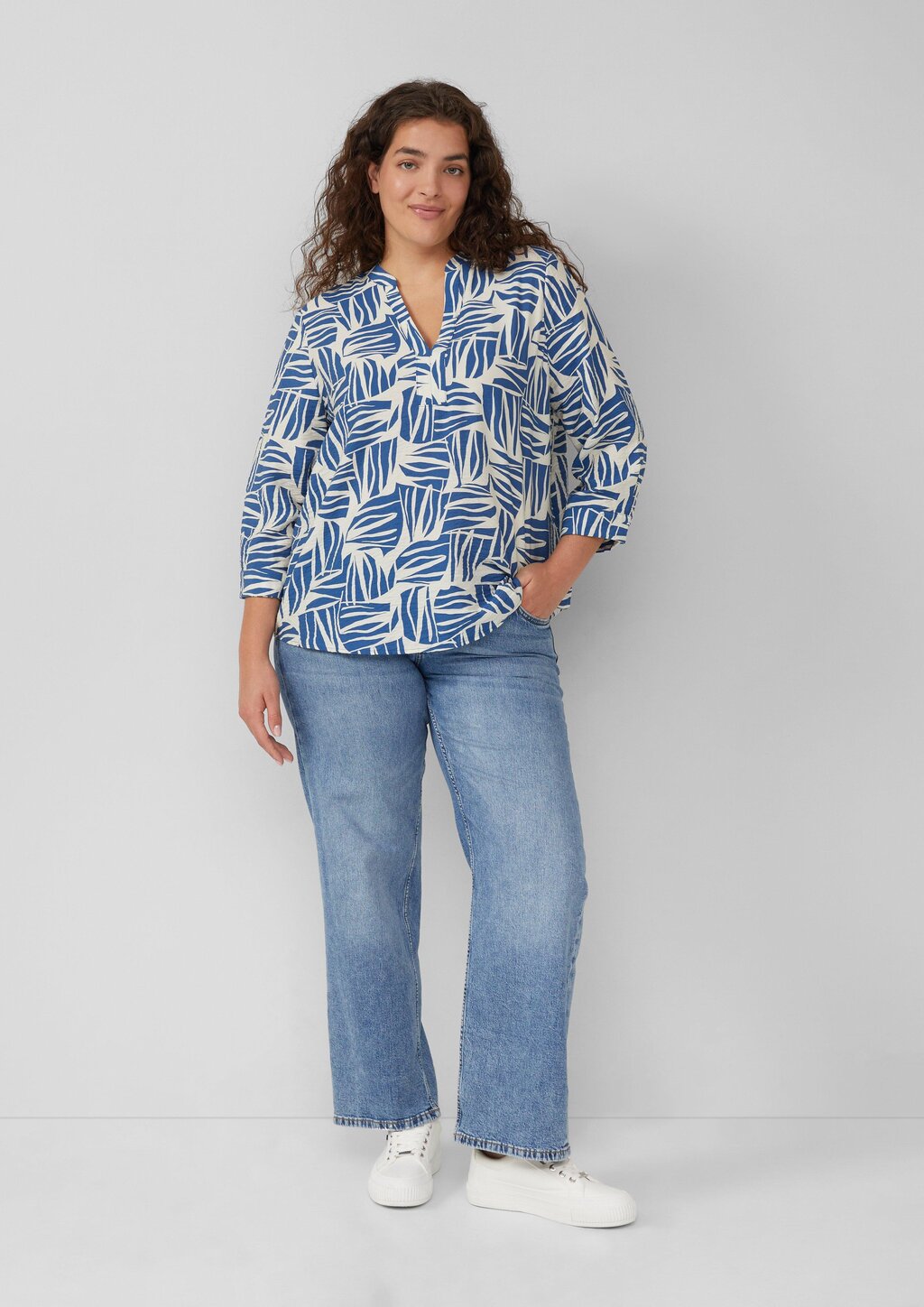 Bluse aus strukturiertem Viskosemix mit All-over-Print
