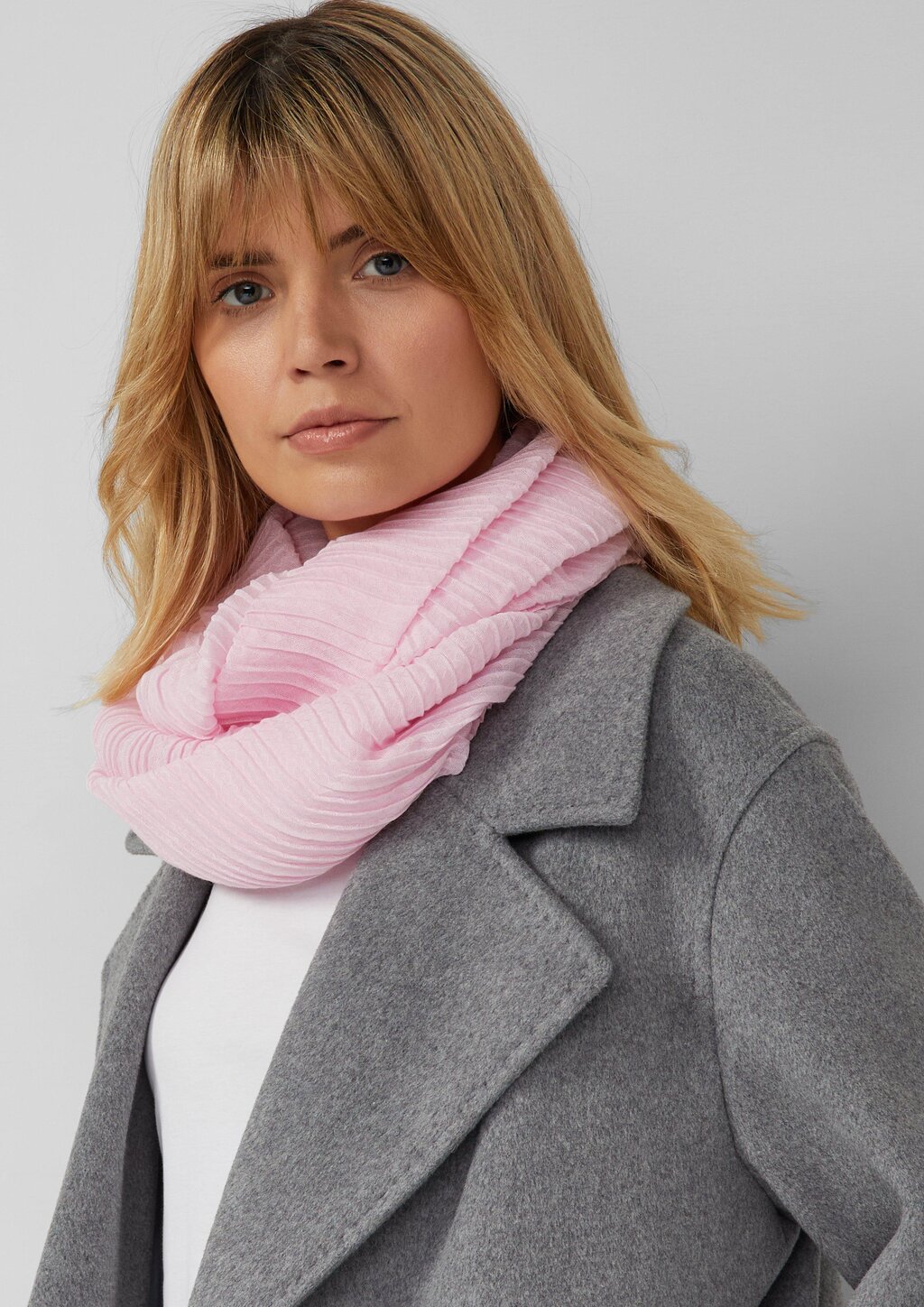 Loop-Schal in Plissee-Optik
