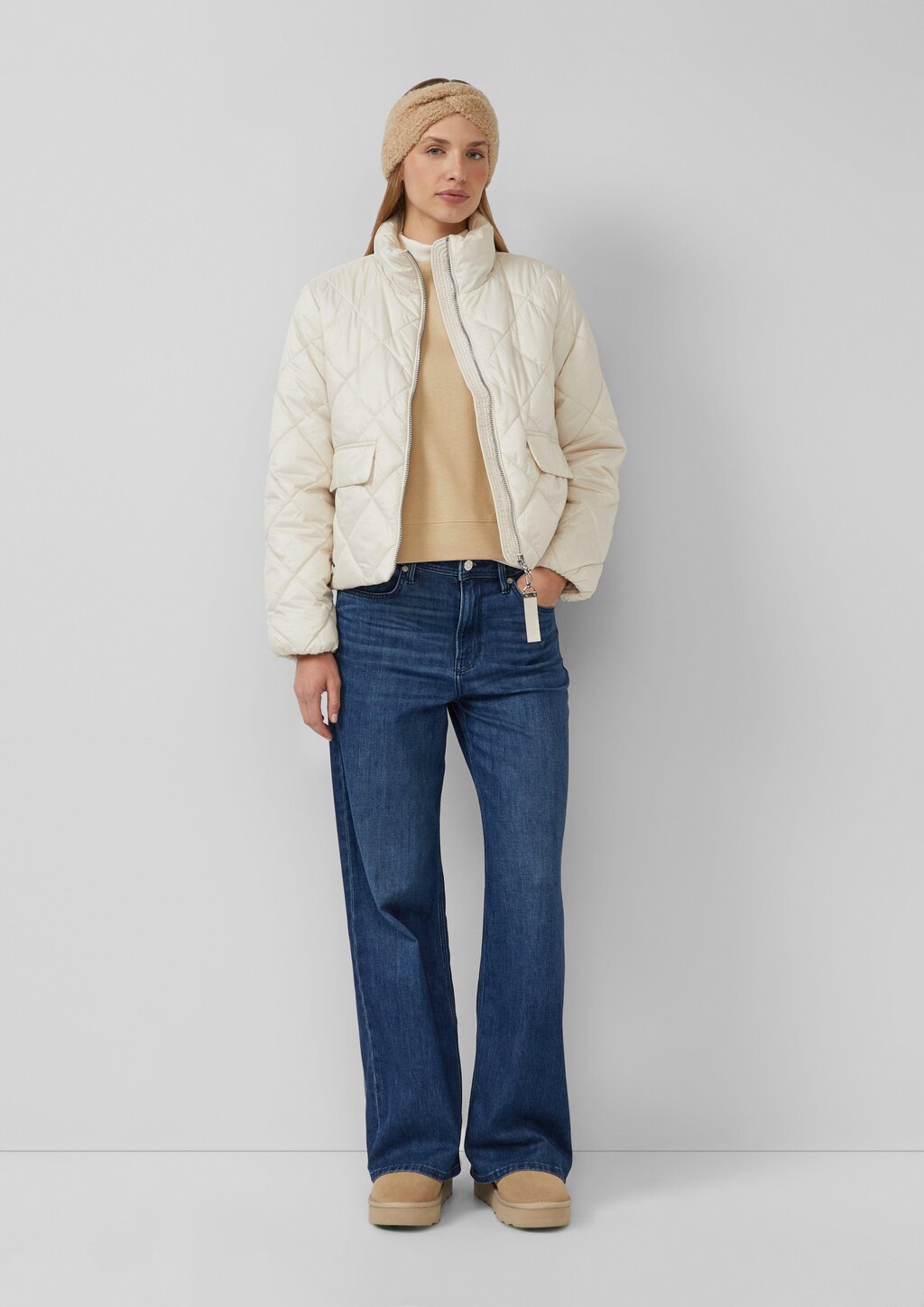 Stirnband aus Bouclé-Strick mit Twist-Detail