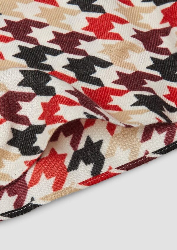 Loop-Schal im Hahnentritt-Muster