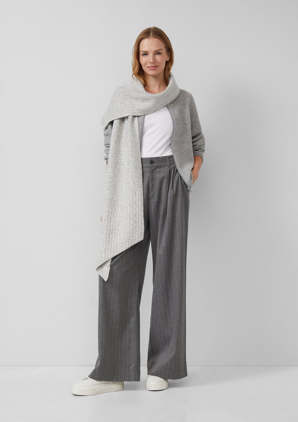 Strick-Schal mit Zick-Zack-Muster