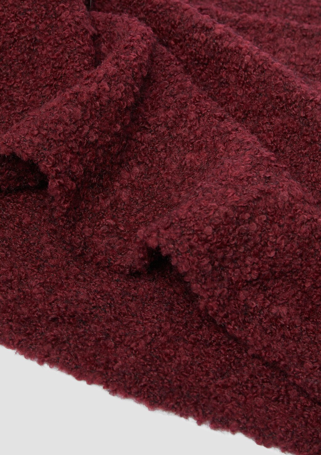 Schal in Bouclé-Optik mit Fransen