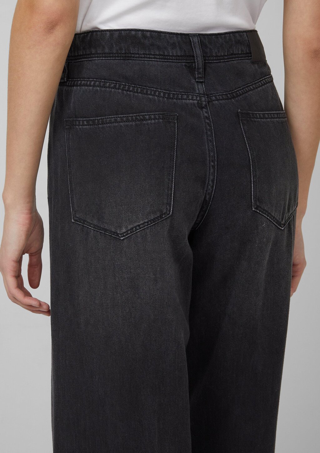 Jeans Suri / Regular Fit / Mid Rise / Wide Leg