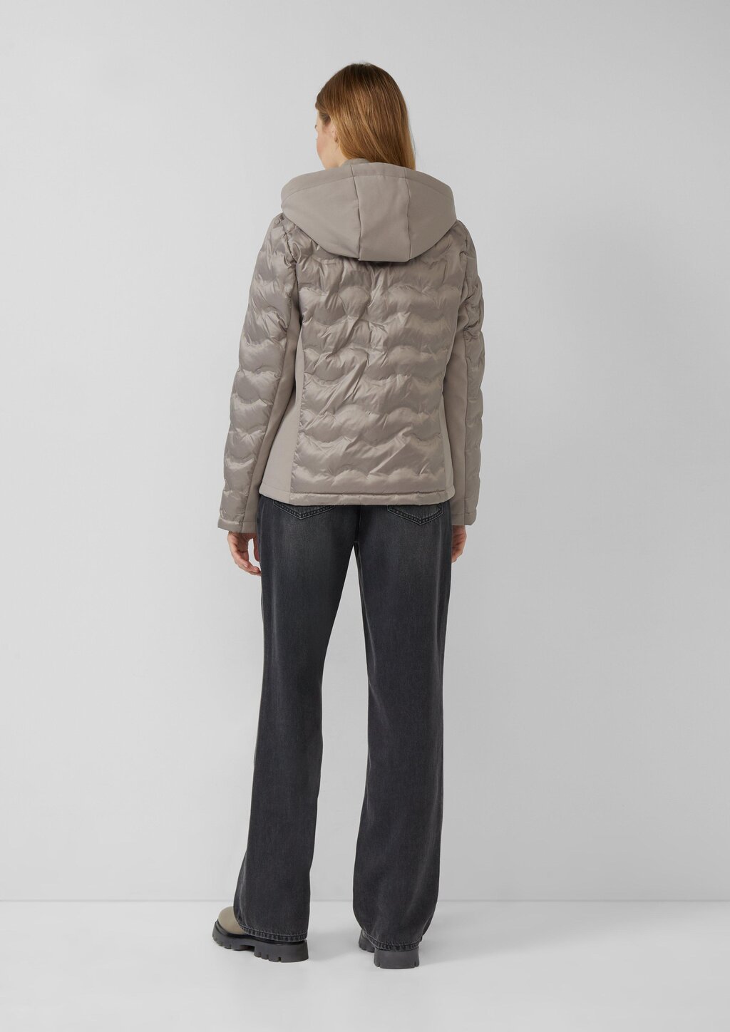 Leichte Jacke im Fabricmix mit abnehmbarer Kapuze