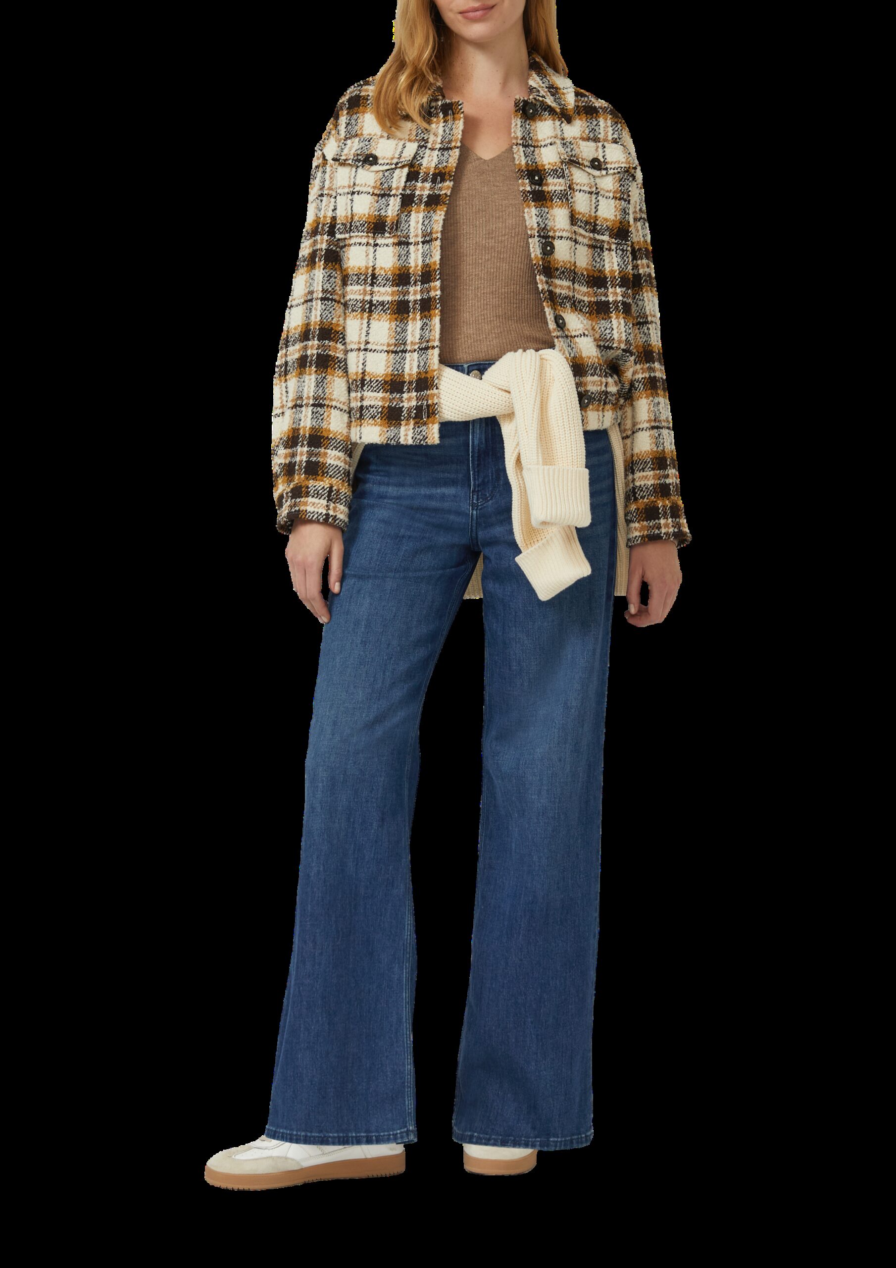 Geripptes Longsleeve mit V-Ausschnitt