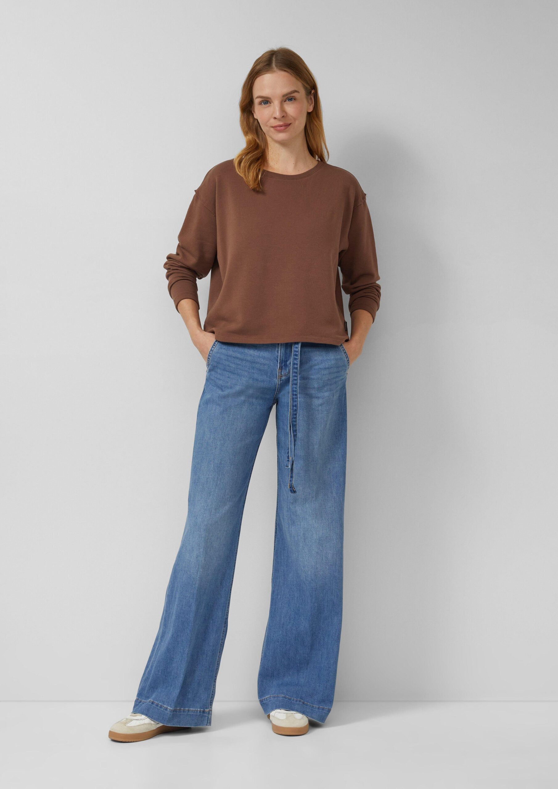 Verkürztes Sweatshirt mit Naht-Details