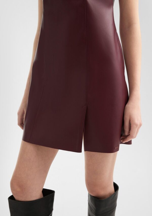 Minikleid in Lederoptik