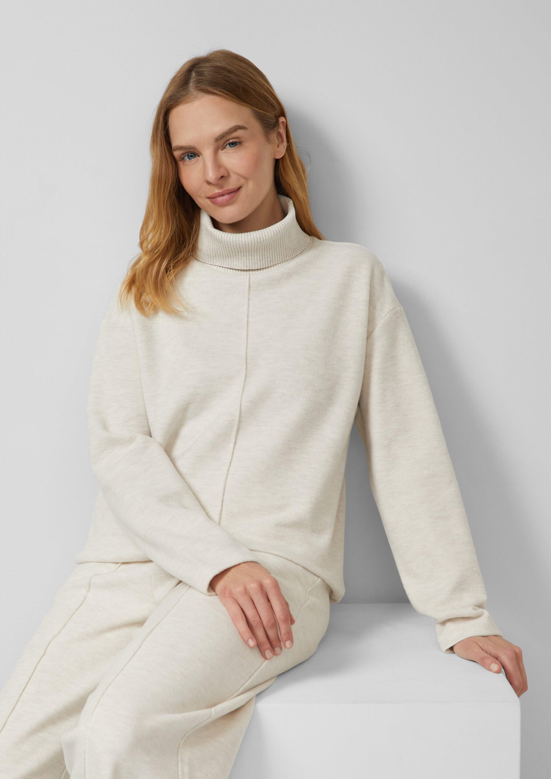 Weiches Sweatshirt mit hohem Rollkragen