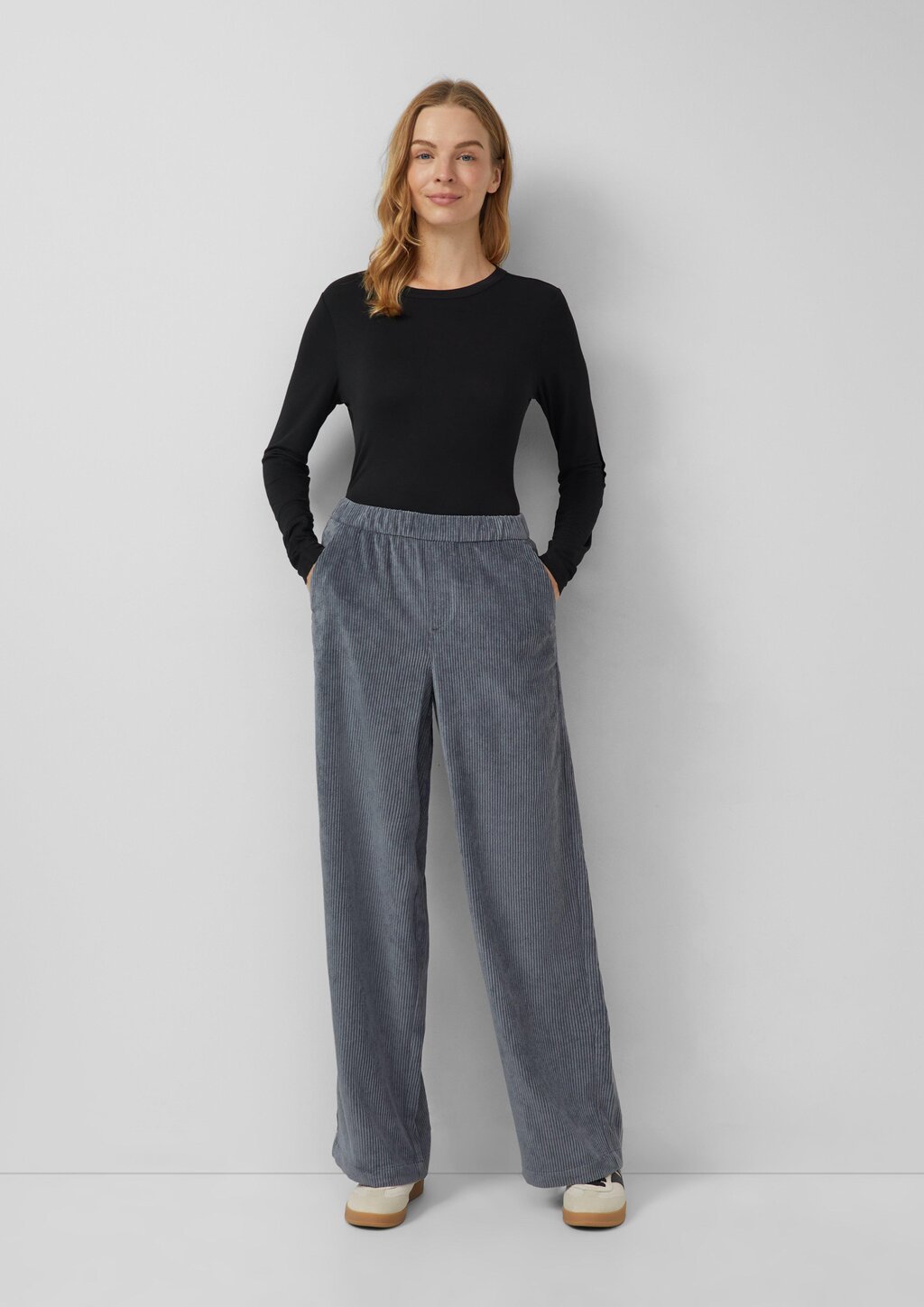 Feines Longsleeve aus Viskosestretch im Slim Fit