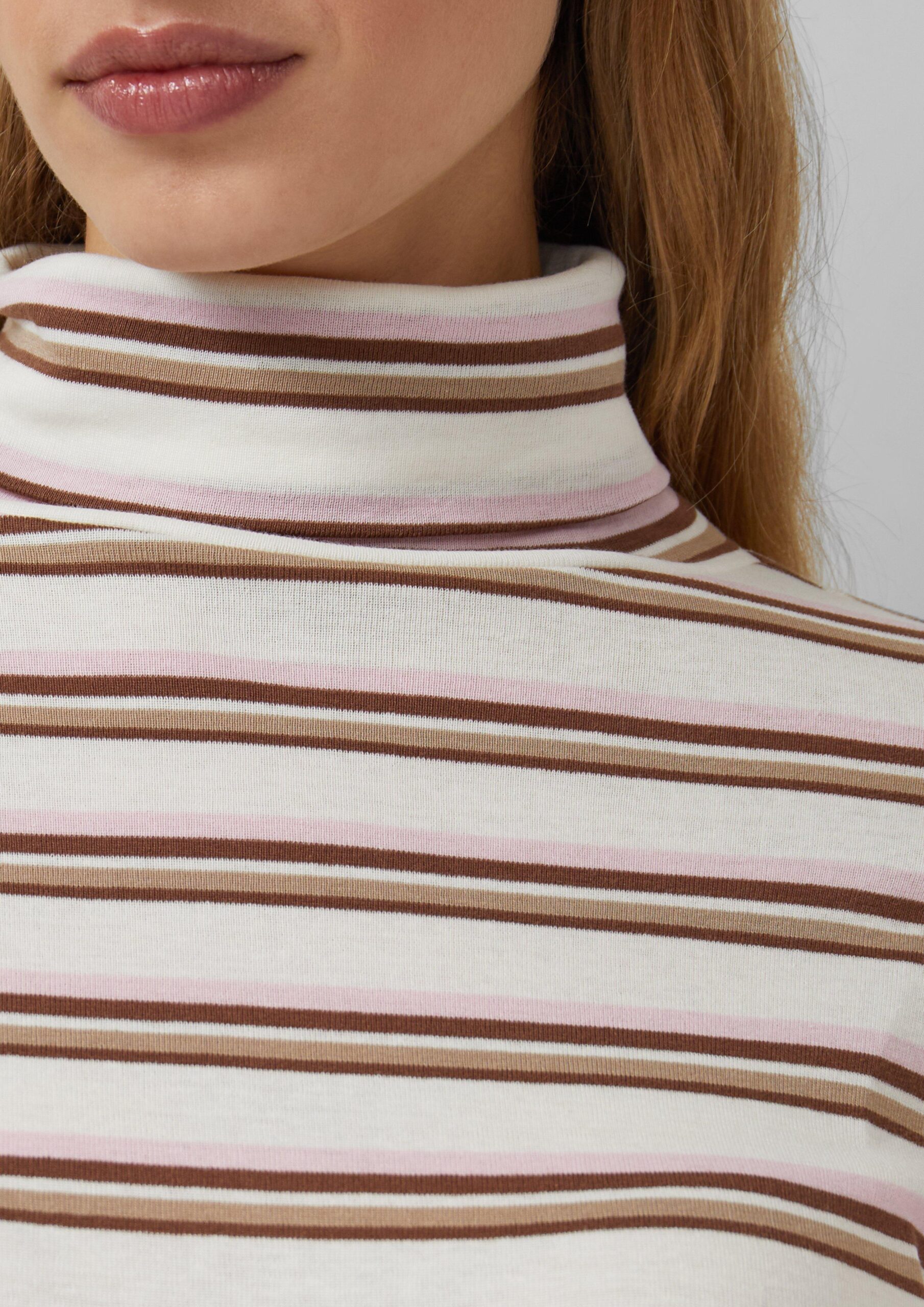 Longsleeve mit Rollkragen und Ringelmuster