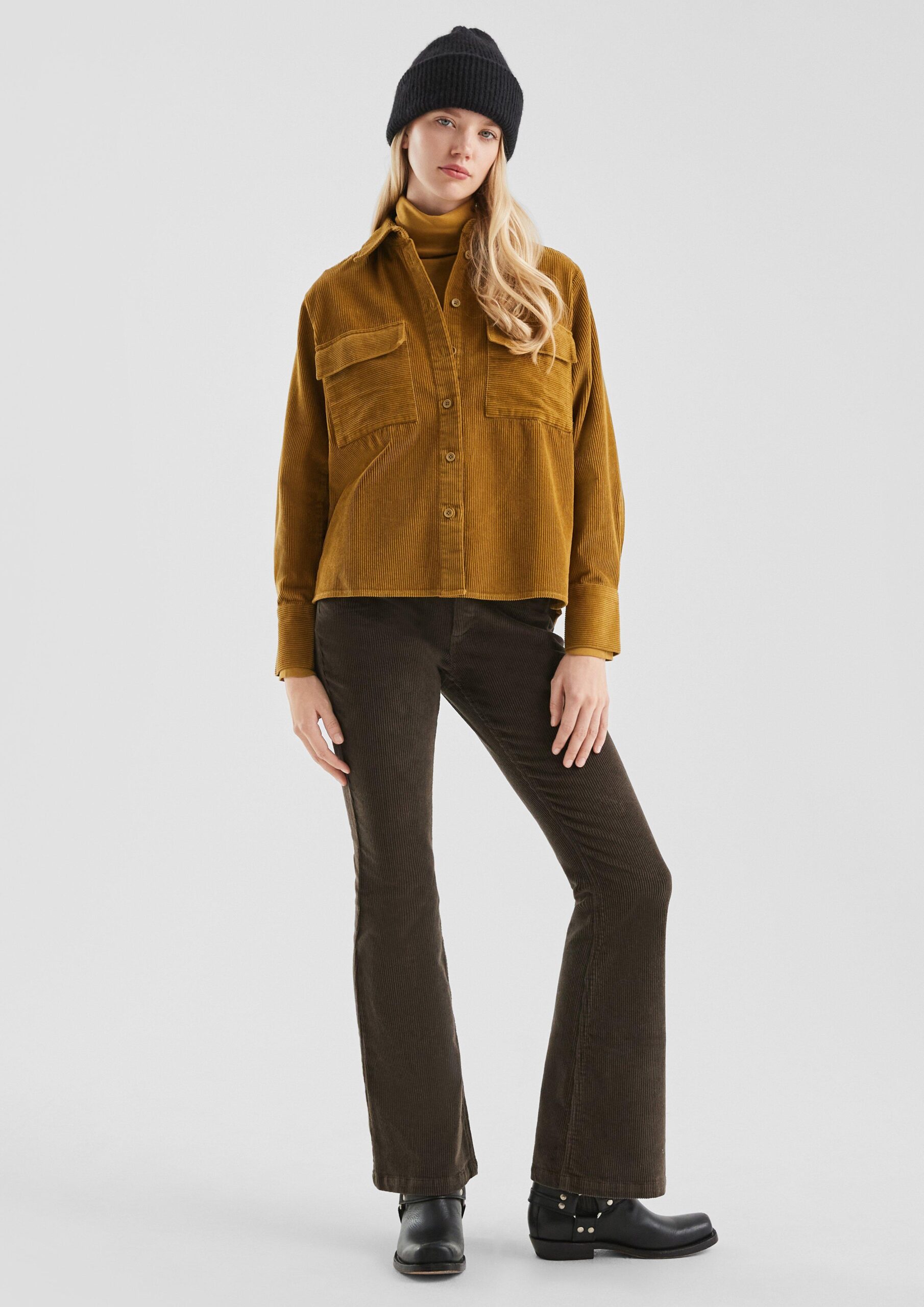 Cord-Overshirt mit Brusttaschen