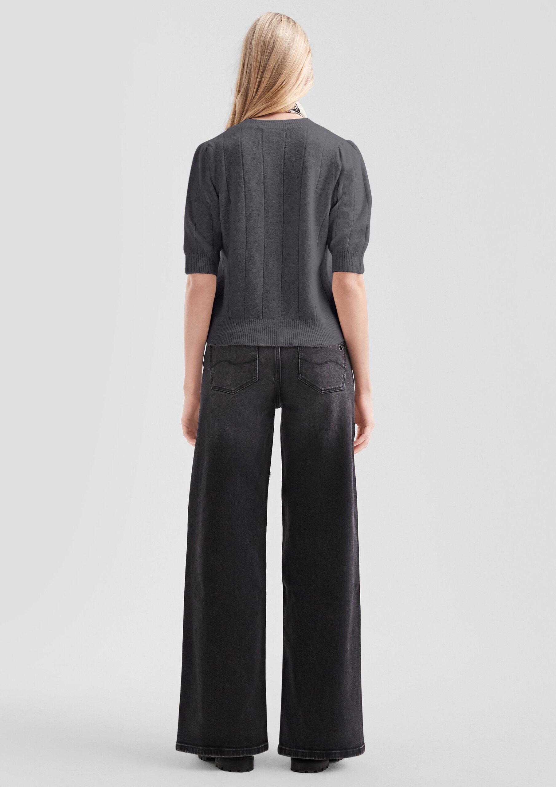 Weicher Kurzarm-Strickpullover