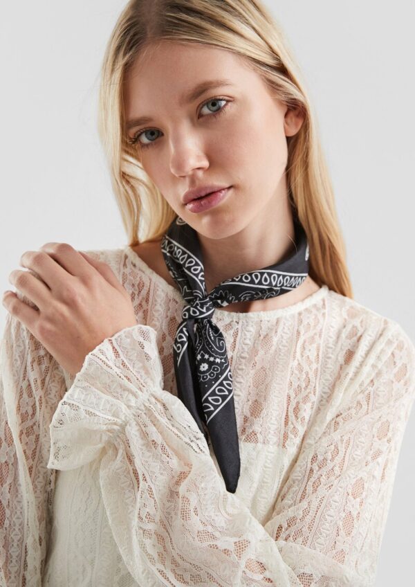 Blusenshirt aus Spitze