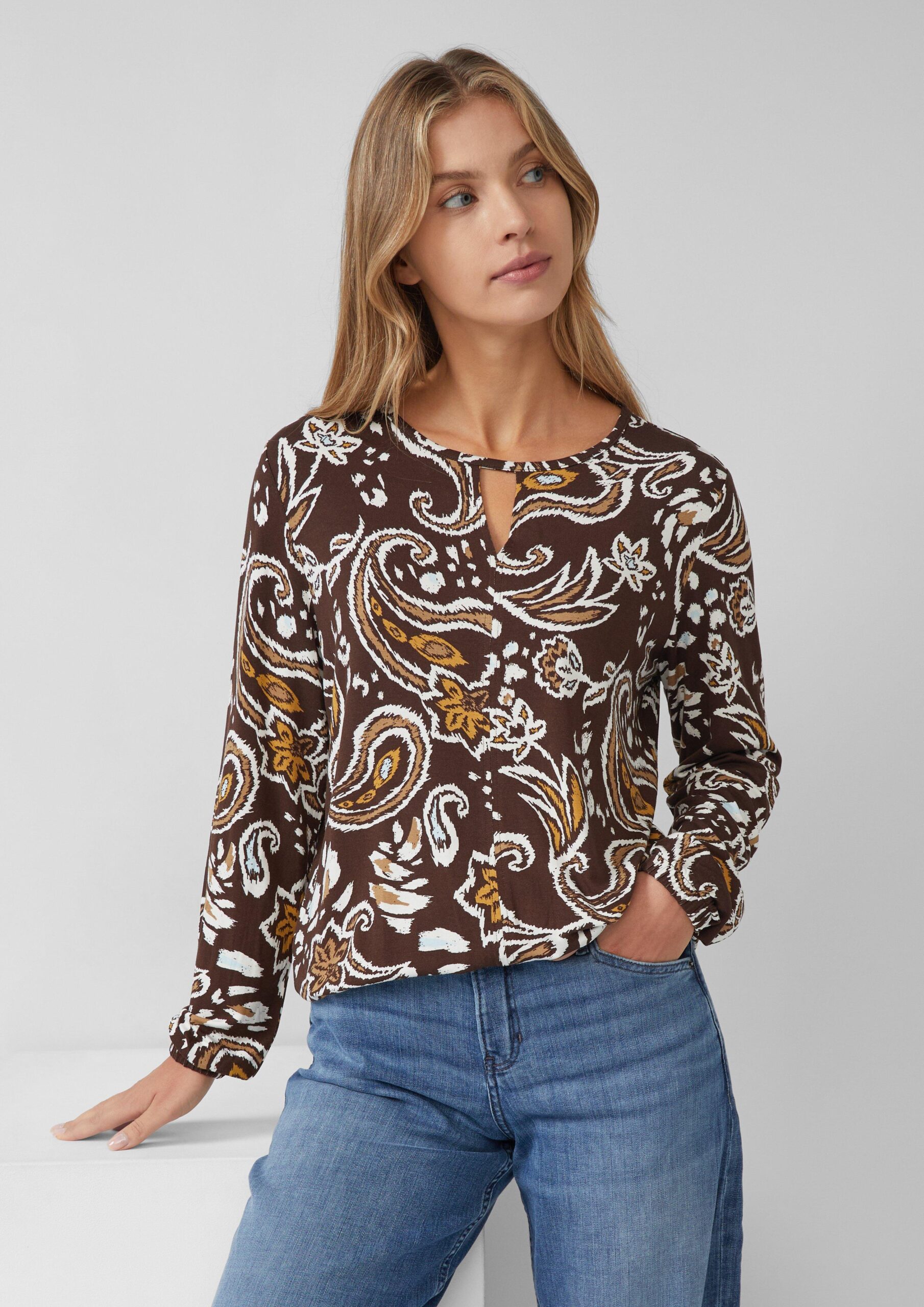 Gemustertes T-Shirt im O-Shape