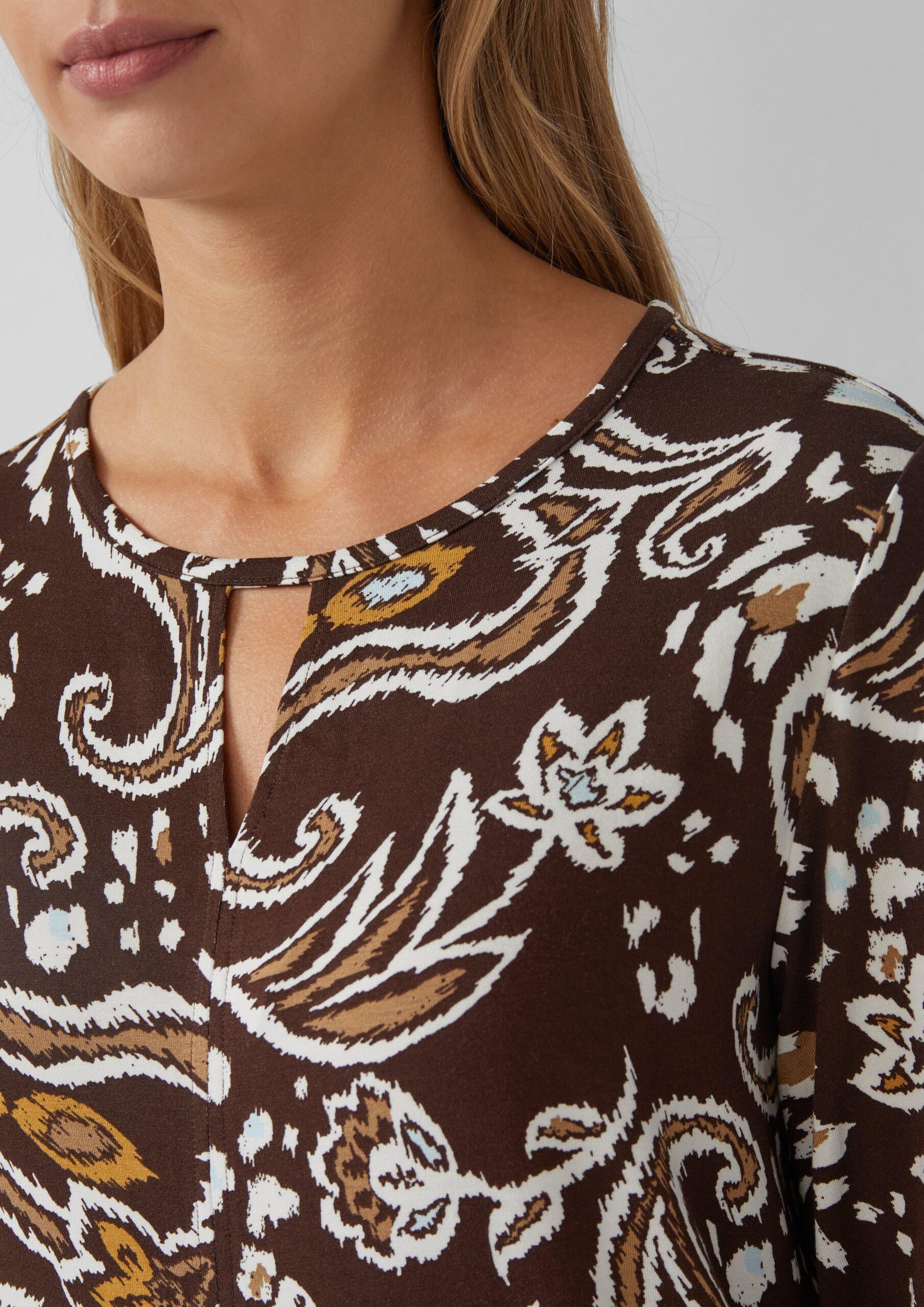 Gemustertes T-Shirt im O-Shape