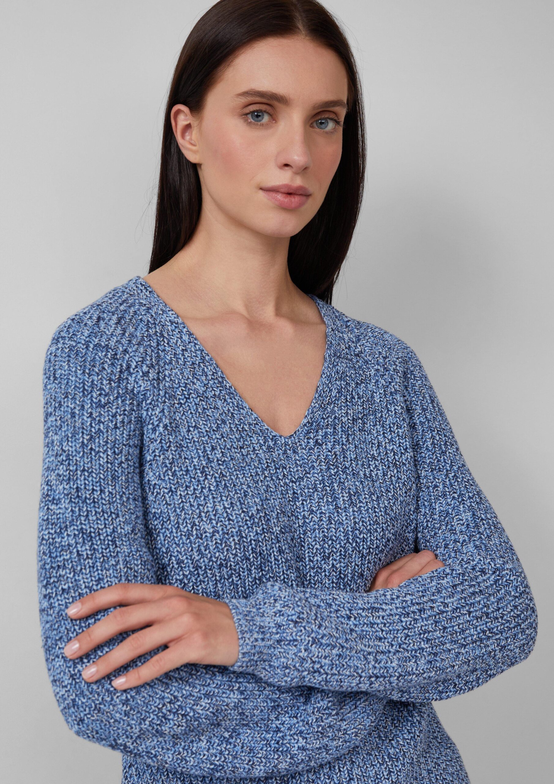 Strickpullover mit V-Ausschnitt und Raglanärmeln