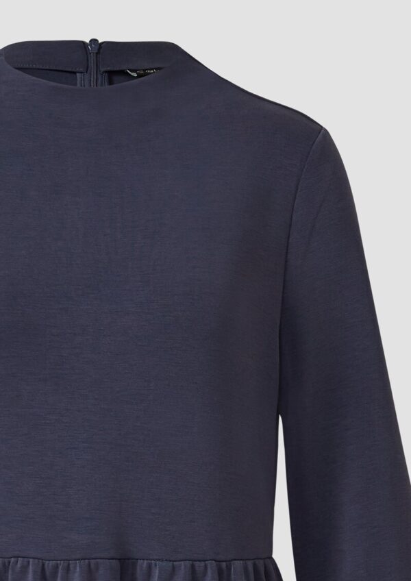 Kurzes Stufen-Kleid aus Scuba