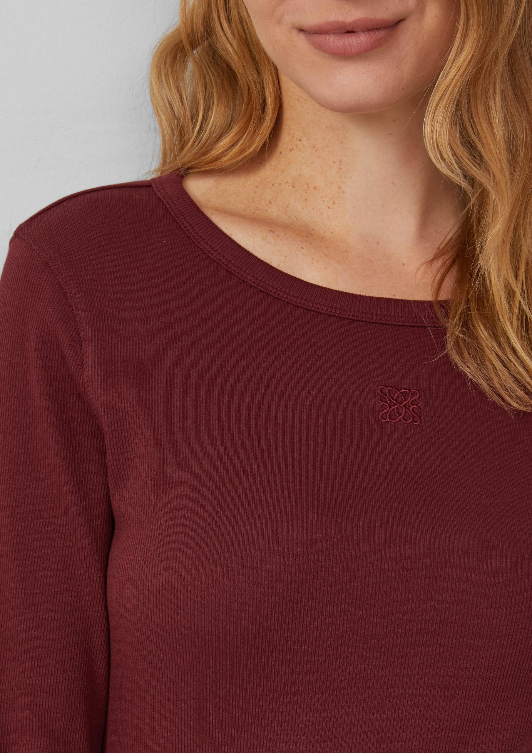 Ripp-Langarmshirt mit Stickerei