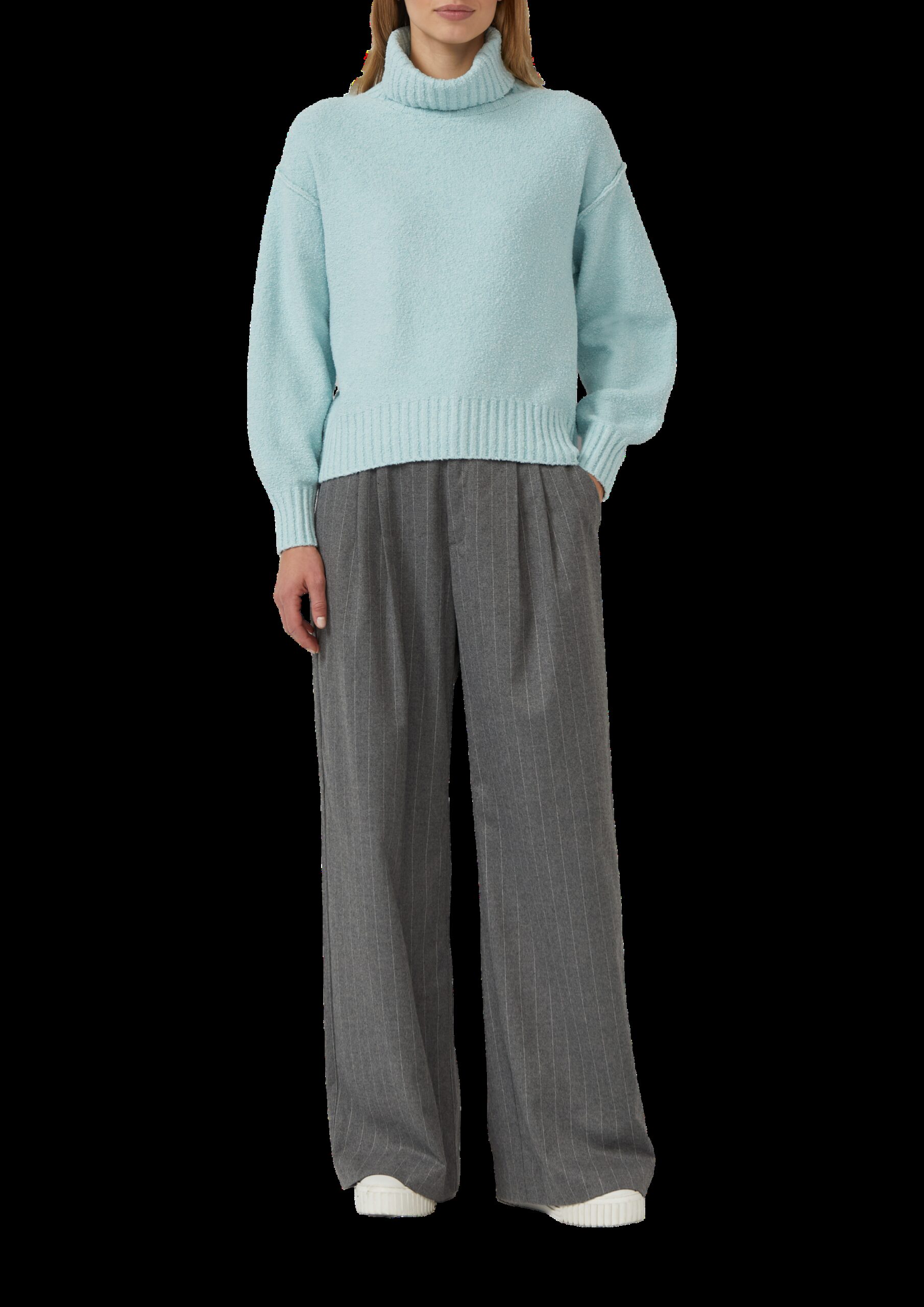 Bouclé-Strickpullover mit Rollkragen