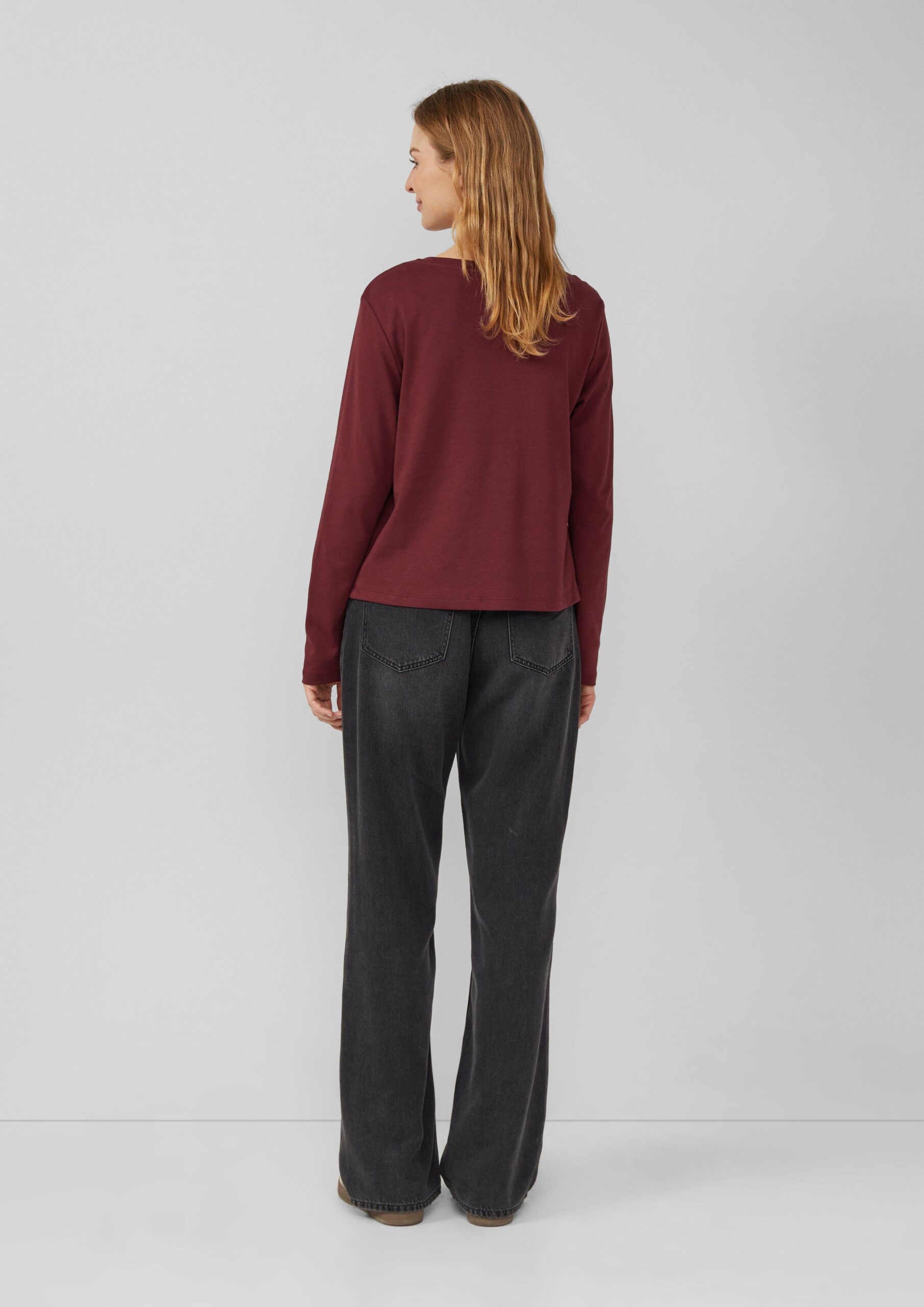 Verkürztes Longsleeve mit Stickerei-Detail