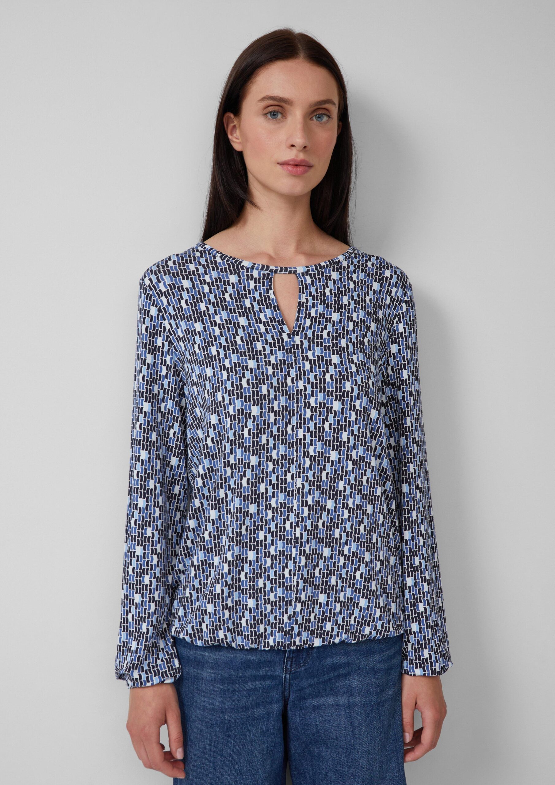 T-Shirt mit All-over-Print und Elastikbündchen