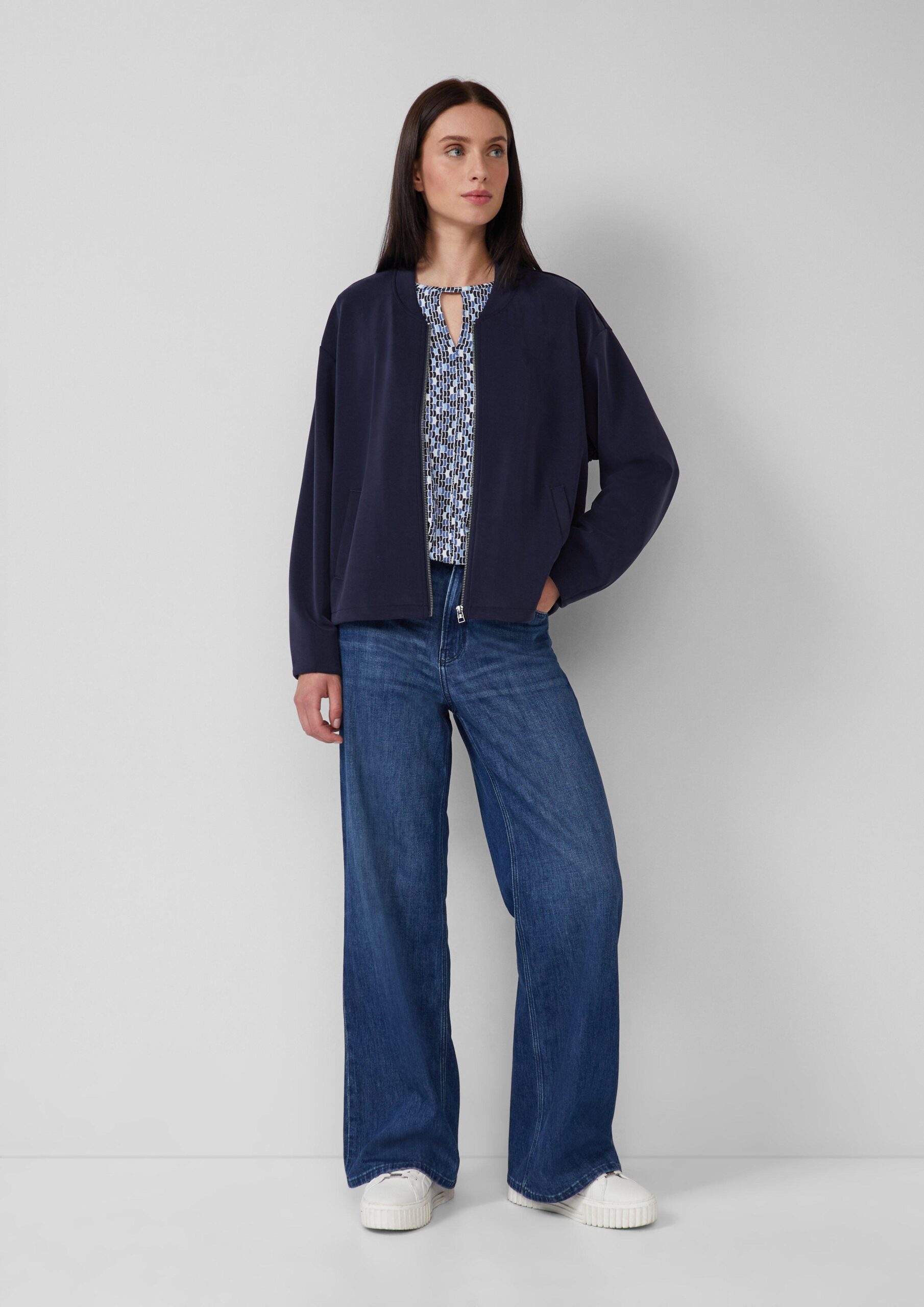 T-Shirt mit All-over-Print und Elastikbündchen