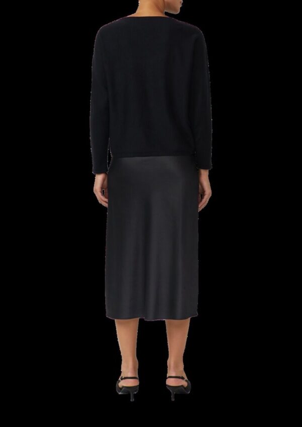 Feinstrickpullover aus Viskosemix mit Schleifen-Intarsie