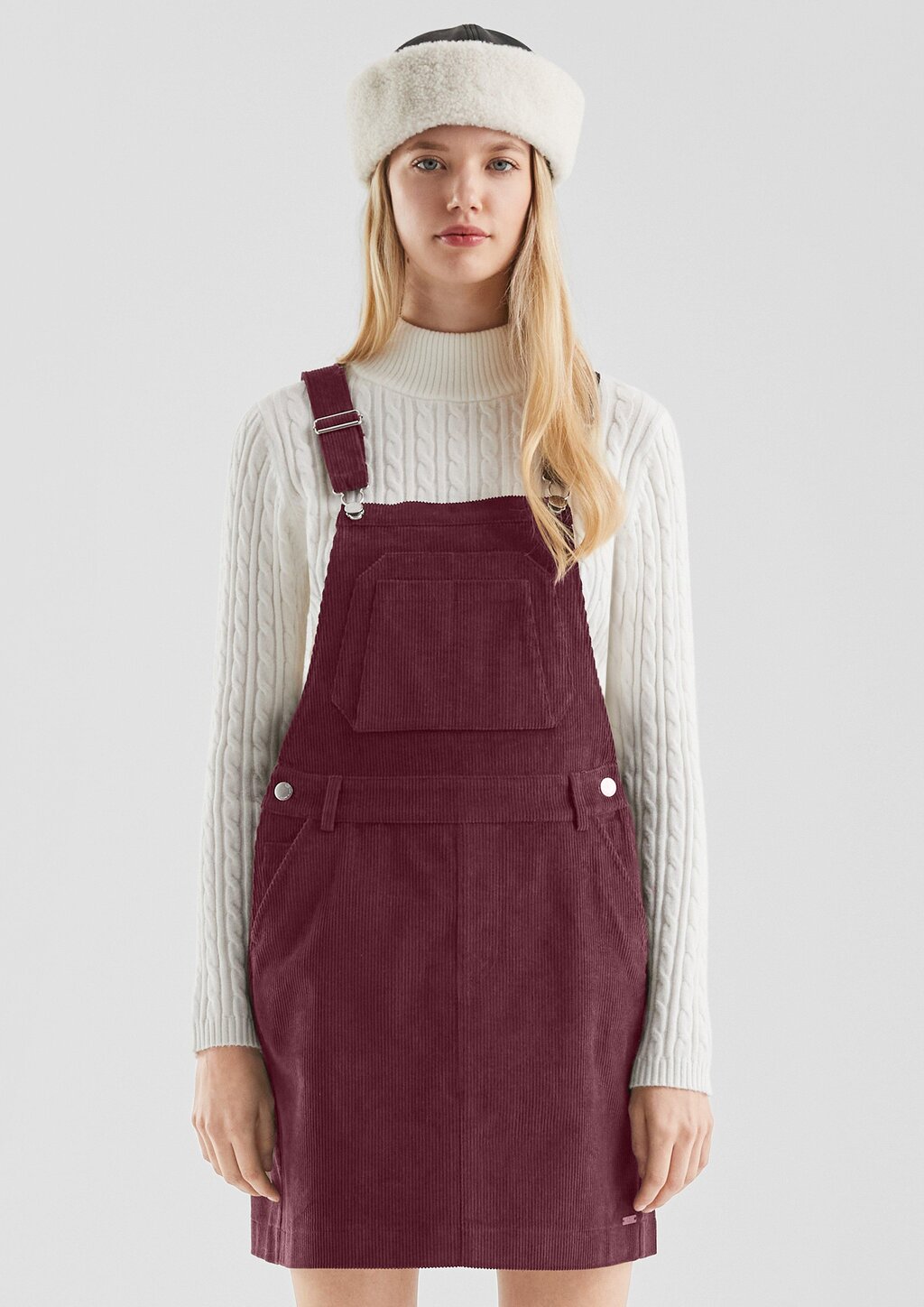 Mini-Latzkleid aus Cord